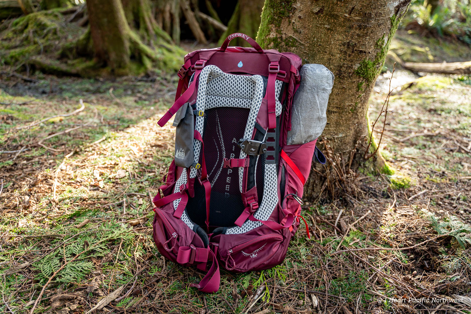 25 Survival Tools You Should Always Have in Your Backpack