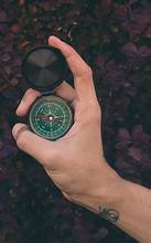 Traveling Without Maps: How to Navigate When Technology Fails